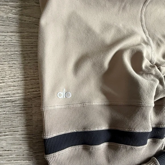 ALO Yoga Tan and Black Leggings with Sporty Stripes - Picture 4 of 4